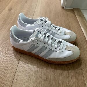 Adidas OG Women’s Sambas in Halo Blue